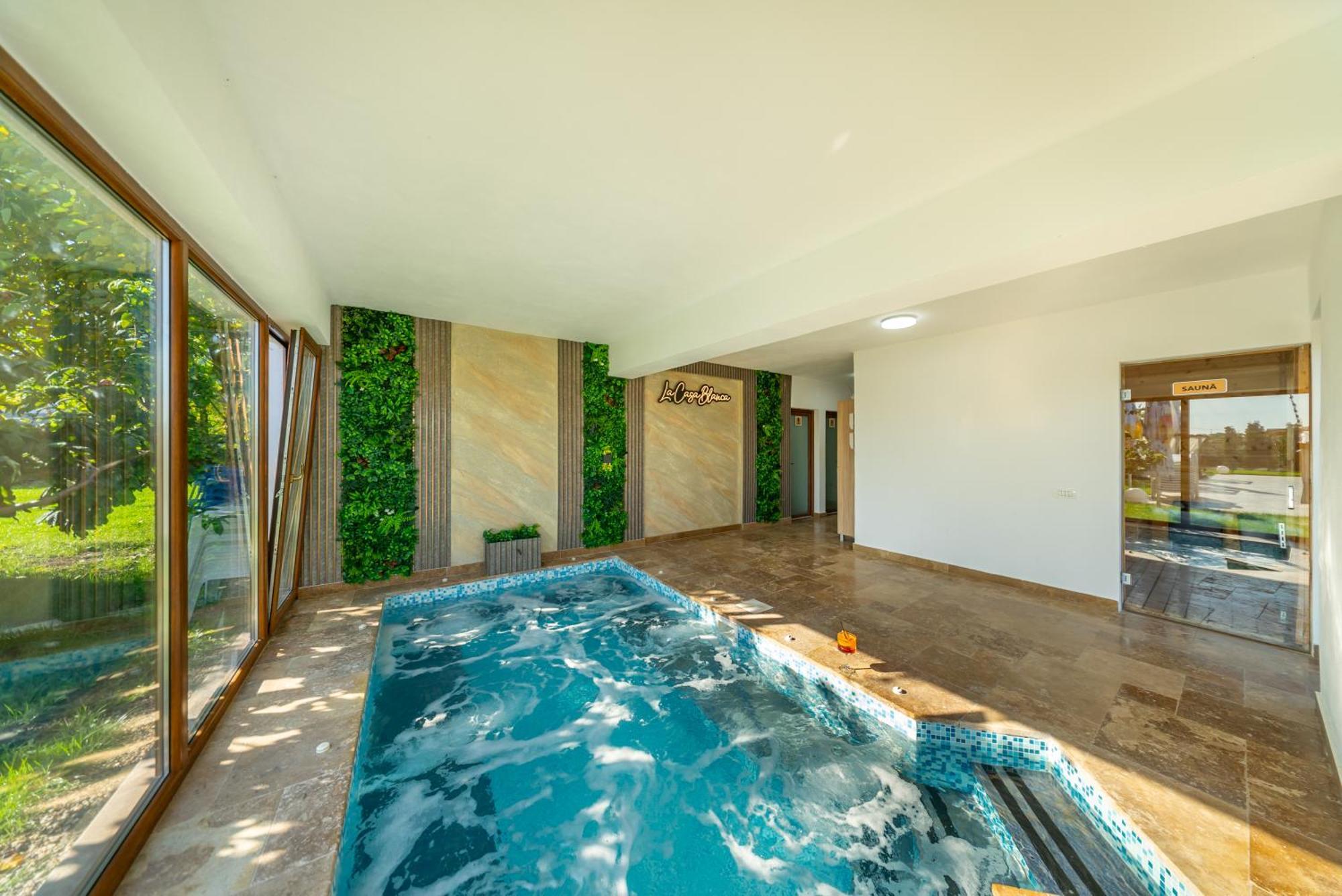 La Casa Blanca Apartment Vladimirescu Bagian luar foto